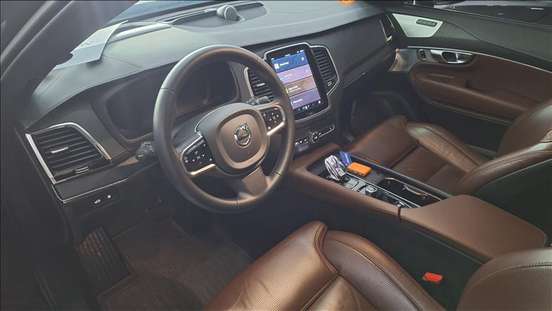 VOLVO-XC90-2023