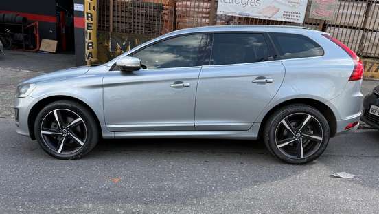 VOLVO-XC60-2014