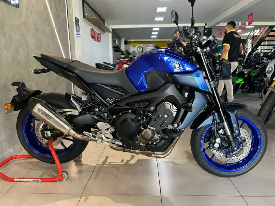 YAMAHA MT-09 