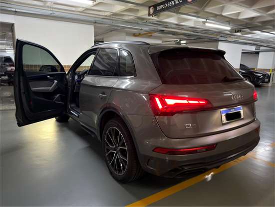 AUDI-Q5-2024