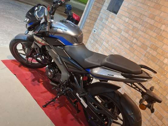 BAJAJ-DOMINAR NS200 BAJAJ-DOMINAR NS200-2025