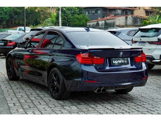 BMW-320i-2015