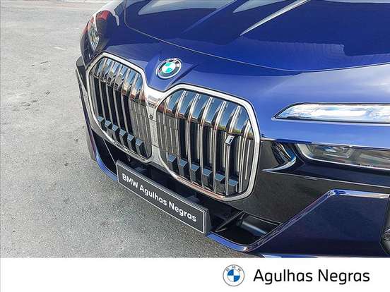 BMW-i7-2024