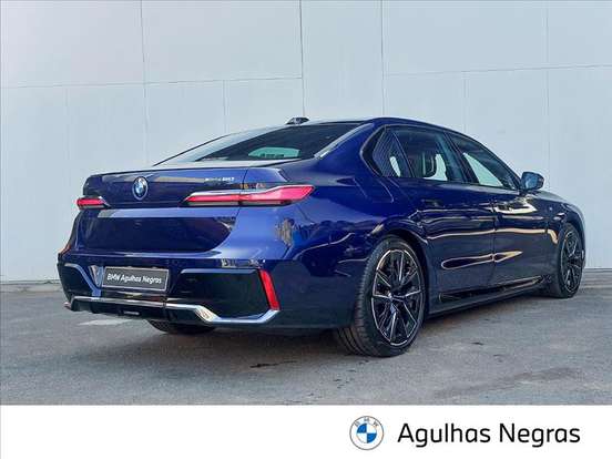 BMW-i7-2024