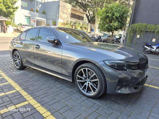 BMW-320i-2019