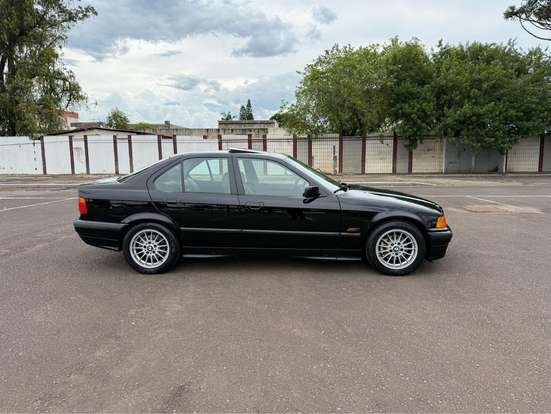 BMW-328i-2.8 SEDAN 24V GASOLINA 4P AUTOMÁTICO BMW-328i-1996