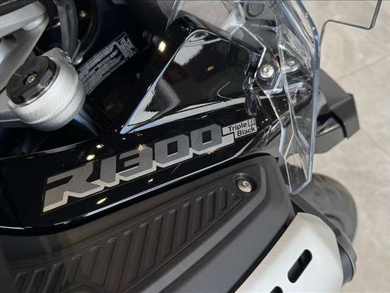 BMW-R 1300 GS ADVENTURE TRIPLE BLACK BMW-R 1300 GS ADVENTURE TRIPLE BLACK-2025