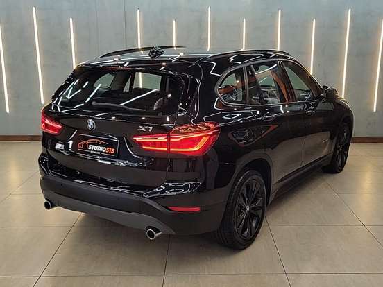 BMW-X1-2.0 16V TURBO GASOLINA SDRIVE20I GP 4P AUTOMÁTICO BMW-X1-2016