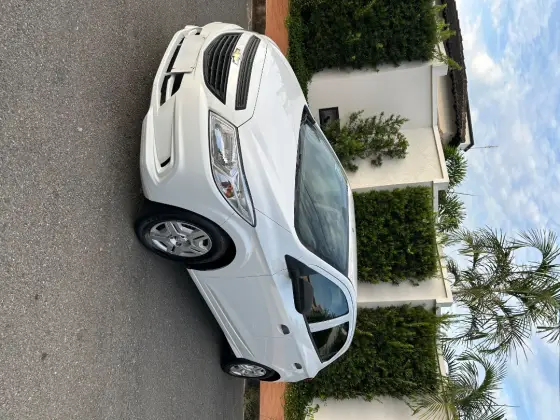 CHEVROLET ONIX 1.0 MPFI JOY 8V FLEX 4P MANUAL CHEVROLET ONIX 1.0 MPFI JOY 8V FLEX 4P MANUAL