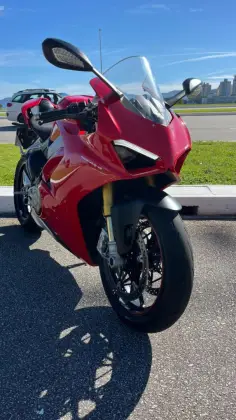 DUCATI PANIGALE V4 S DUCATI PANIGALE V4 S
