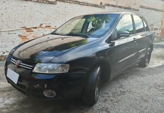 FIAT STILO 1.8 MPI ATTRACTIVE 8V FLEX 4P MANUAL FIAT STILO 1.8 MPI ATTRACTIVE 8V FLEX 4P MANUAL