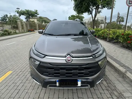 FIAT TORO 2.0 16V TURBO DIESEL FREEDOM 4WD AT9 FIAT TORO 2.0 16V TURBO DIESEL FREEDOM 4WD AT9