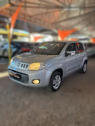 FIAT UNO 1.0 EVO VIVACE 8V FLEX 4P MANUAL FIAT UNO 1.0 EVO VIVACE 8V FLEX 4P MANUAL