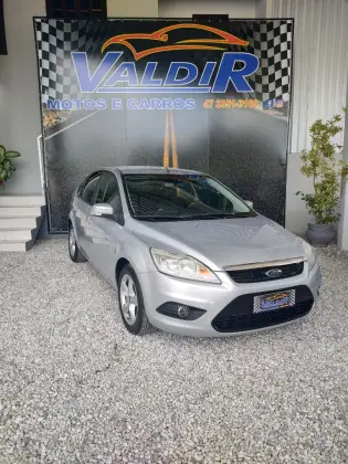 FORD FOCUS 1.6 GLX 16V FLEX 4P MANUAL FORD FOCUS 1.6 GLX 16V FLEX 4P MANUAL