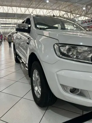 FORD RANGER 3.2 XLT 4X4 CD 20V DIESEL 4P AUTOMÁTICO