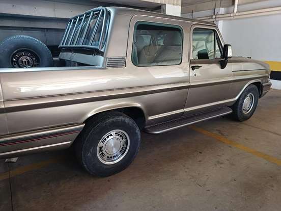 FORD-F-1000-1989