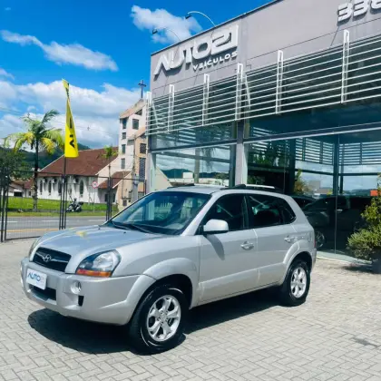 HYUNDAI TUCSON 2.0 MPFI GLS 16V 143CV 2WD FLEX 4P AUTOMÁTICO HYUNDAI TUCSON 2.0 MPFI GLS 16V 143CV 2WD FLEX 4P AUTOMÁTICO