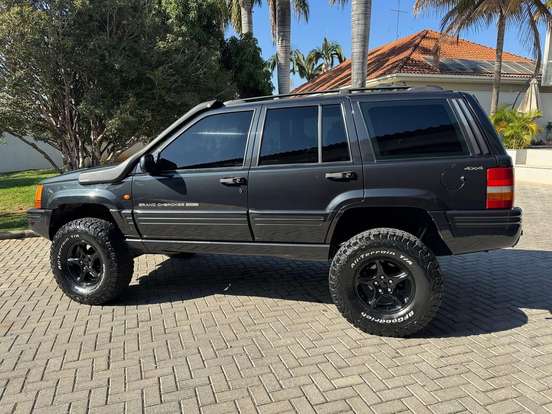 JEEP-GRAND CHEROKEE-5.9 LIMITED LX 4X4 V8 16V GASOLINA 4P AUTOMÁTICO JEEP-GRAND CHEROKEE-1998