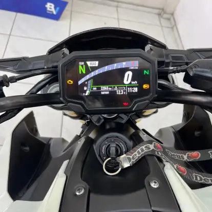 KAWASAKI-Z900-2022
