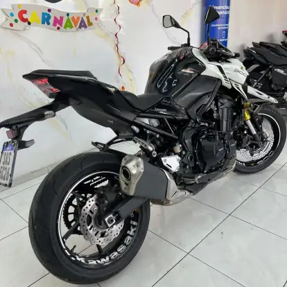 KAWASAKI-Z900-2022