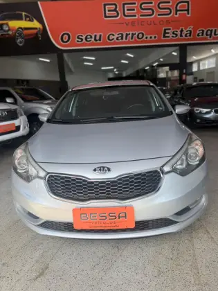 KIA CERATO 1.6 SX 16V FLEX 4P AUTOMÁTICO KIA CERATO 1.6 SX 16V FLEX 4P AUTOMÁTICO