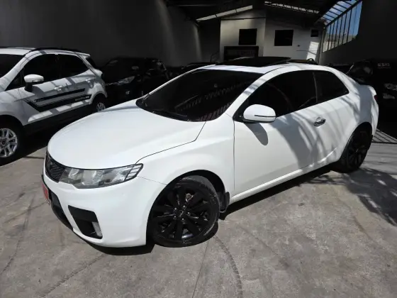 KIA CERATO 2.0 KOUP 16V GASOLINA 2P AUTOMÁTICO KIA CERATO 2.0 KOUP 16V GASOLINA 2P AUTOMÁTICO