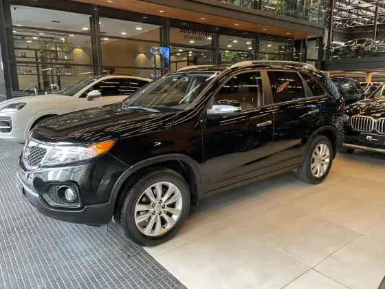 KIA SORENTO 2.4 EX2 4X2 16V GASOLINA 4P AUTOMÁTICO KIA SORENTO 2.4 EX2 4X2 16V GASOLINA 4P AUTOMÁTICO