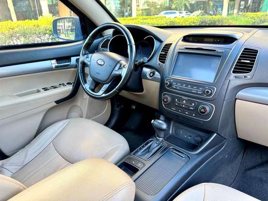 KIA-SORENTO-3.5 V6 GASOLINA EX 7L 4WD AUTOMÁTICO KIA-SORENTO-2012