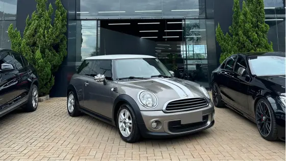 MINI COOPER 1.6 ONE 16V GASOLINA 2P AUTOMÁTICO MINI COOPER 1.6 ONE 16V GASOLINA 2P AUTOMÁTICO