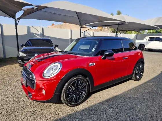MINI COOPER 2.0 S TOP 16V TURBO GASOLINA 2P AUTOMÁTICO MINI COOPER 2.0 S TOP 16V TURBO GASOLINA 2P AUTOMÁTICO