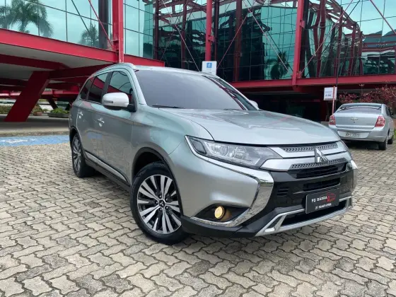 MITSUBISHI OUTLANDER 2.0 MIVEC GASOLINA HPE AUTOMÁTICO MITSUBISHI OUTLANDER 2.0 MIVEC GASOLINA HPE AUTOMÁTICO