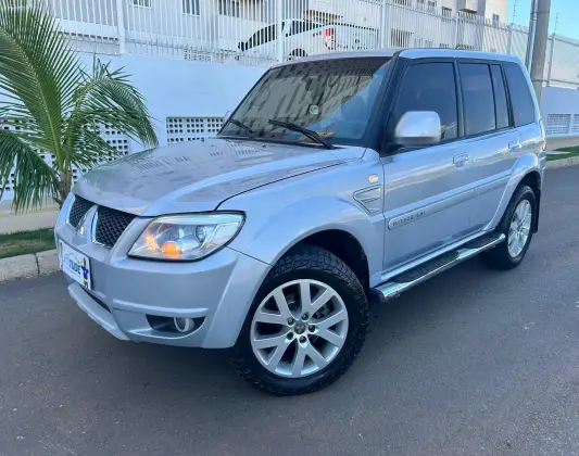 MITSUBISHI PAJERO 2.5 HD 4X4 8V TURBO INTERCOOLER DIESEL 4P MANUAL MITSUBISHI PAJERO 2.5 HD 4X4 8V TURBO INTERCOOLER DIESEL 4P MANUAL