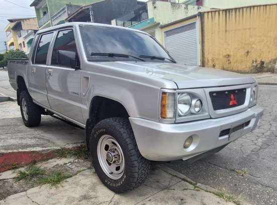 MITSUBISHI-L200-2005