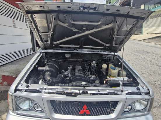 MITSUBISHI-L200-2005