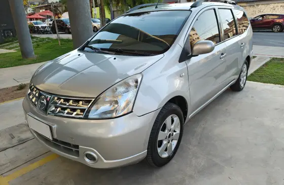 NISSAN LIVINA 1.8 SL 16V FLEX 4P AUTOMÁTICO NISSAN LIVINA 1.8 SL 16V FLEX 4P AUTOMÁTICO