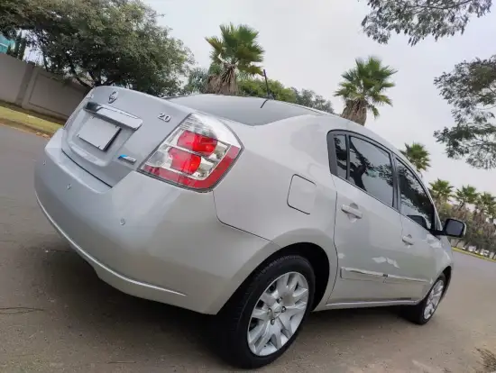 NISSAN-SENTRA-2011