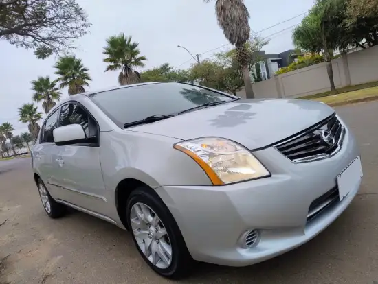 NISSAN-SENTRA-2011