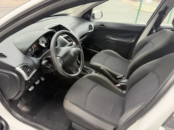 PEUGEOT 207 1.6 XS 16V FLEX 4P MANUAL PEUGEOT 207 1.6 XS 16V FLEX 4P MANUAL