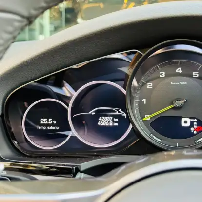 PORSCHE-CAYENNE-2022