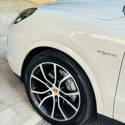 PORSCHE-CAYENNE-2022