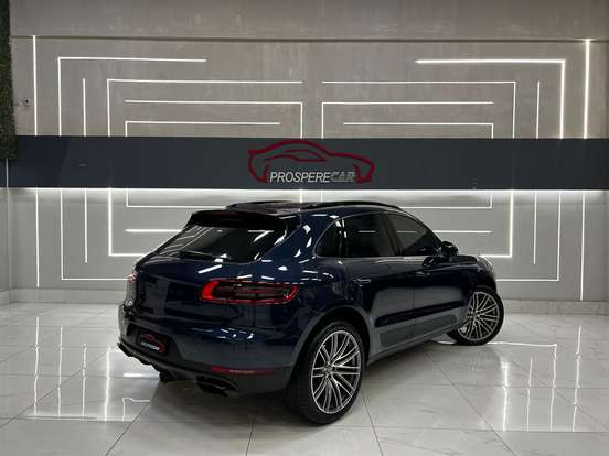 PORSCHE-MACAN-2015