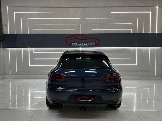 PORSCHE-MACAN-2015