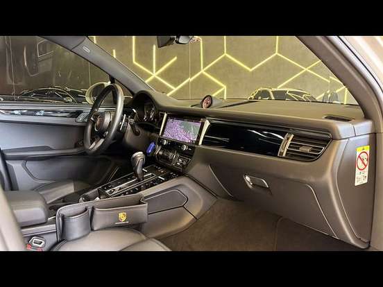 PORSCHE-MACAN-2024