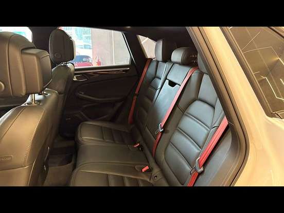 PORSCHE-MACAN-2024