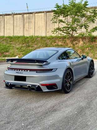 PORSCHE-911-2023
