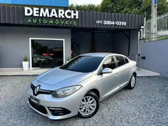 RENAULT FLUENCE 2.0 DYNAMIQUE PLUS 16V FLEX 4P AUTOMÁTICO RENAULT FLUENCE 2.0 DYNAMIQUE PLUS 16V FLEX 4P AUTOMÁTICO