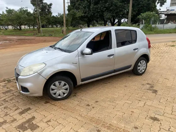 RENAULT SANDERO 1.0 EXPRESSION 16V FLEX 4P MANUAL RENAULT SANDERO 1.0 EXPRESSION 16V FLEX 4P MANUAL