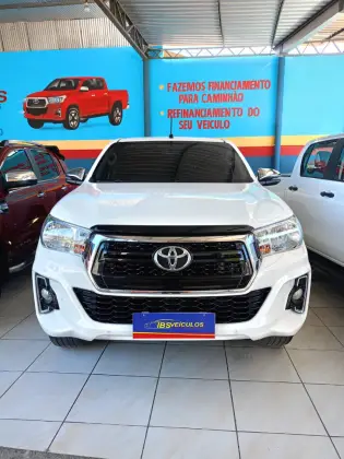 TOYOTA HILUX 2.7 SRV 4X4 CD 16V FLEX 4P AUTOMÁTICO TOYOTA HILUX 2.7 SRV 4X4 CD 16V FLEX 4P AUTOMÁTICO
