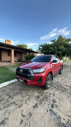 TOYOTA HILUX 2.8 D-4D TURBO DIESEL CD SR 4X4 AUTOMÁTICO