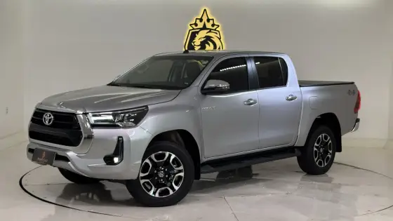 TOYOTA HILUX 2.8 D-4D TURBO DIESEL CD SRV 4X4 AUTOMÁTICO TOYOTA HILUX 2.8 D-4D TURBO DIESEL CD SRV 4X4 AUTOMÁTICO